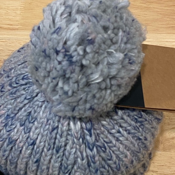 The North Face OS cozy chunky beanie Light Grey Heather/Multi-color deep fit NWT - Picture 4 of 10